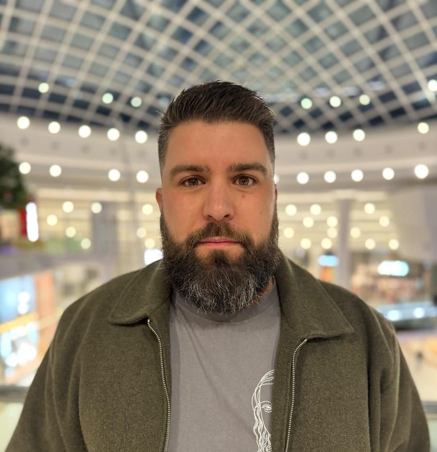 Profil de Manek